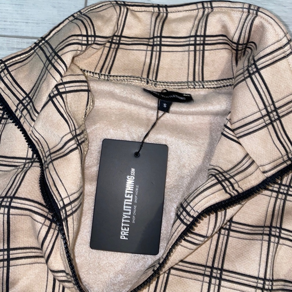 SOLD PrettyLittleThing Brown Checked Oversized - Picture 7 of 8